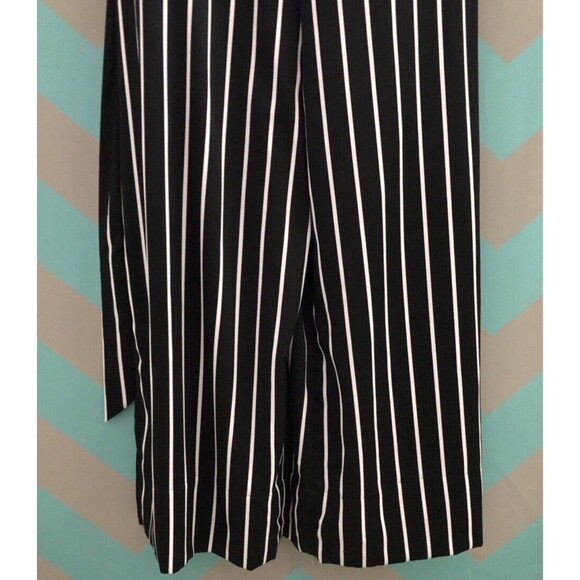 a new day Women’s XXL pinstriped Romper Jumpsuit belt black white 304 - Picture 3 of 12